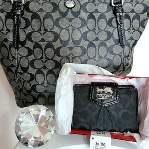 *Sold* COACH tote + Wallet
